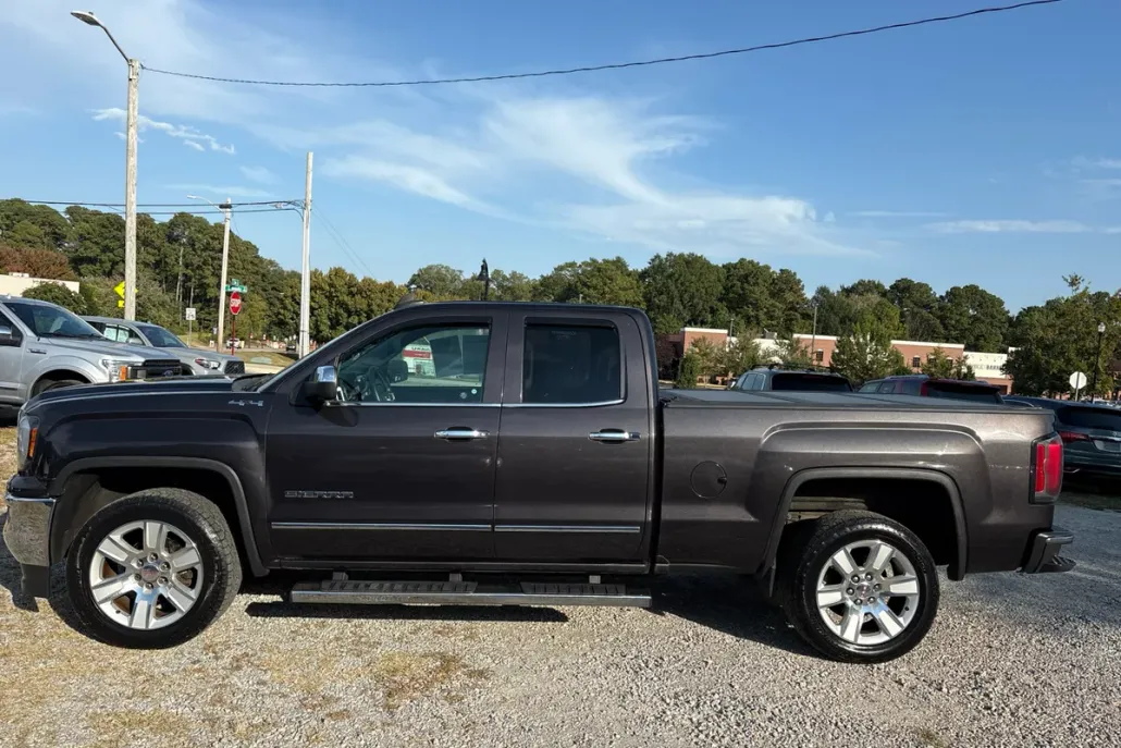 2016 Gmc Sierra 1500 SLT photo 1