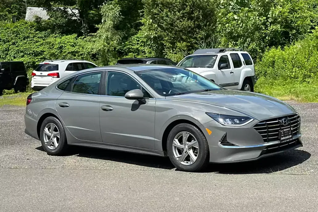 2023 Hyundai Sonata SE photo 1