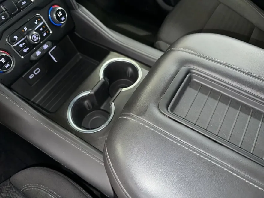 2023 Chevrolet Tahoe LS photo 1