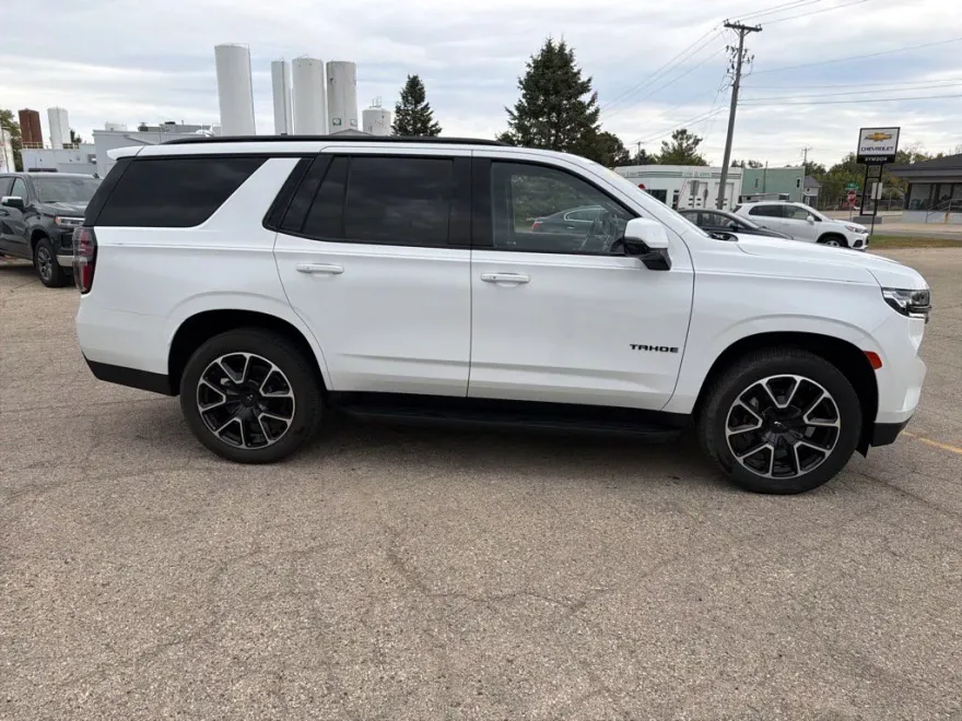 2022 Chevrolet Tahoe RST photo 1