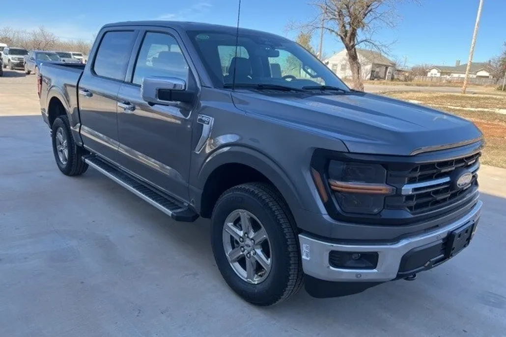 2025 Ford F-150 XLT photo 1