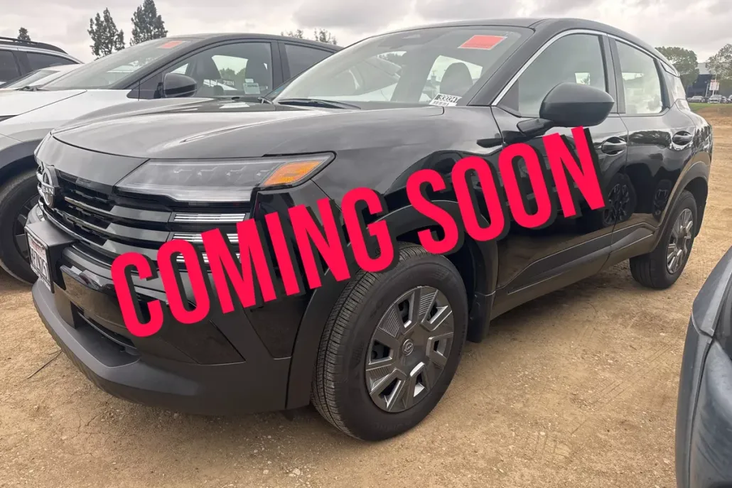2025 Nissan Kicks S photo 1