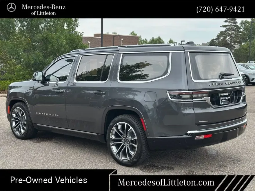2023 Jeep Grand Wagoneer III photo 1