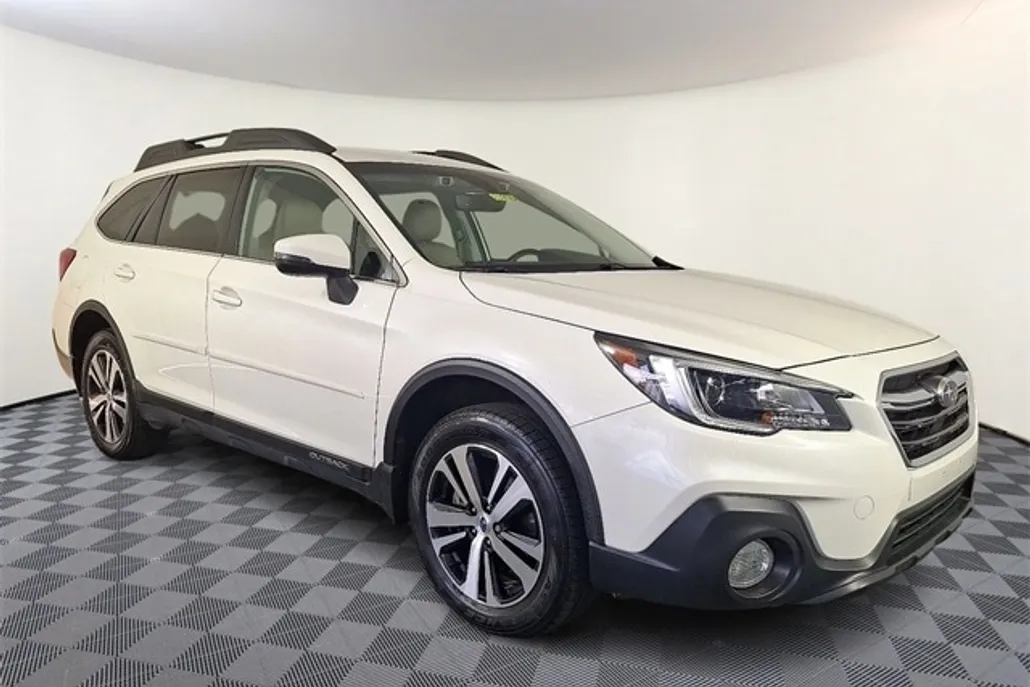 2019 Subaru Outback 2.5i Limited photo 1
