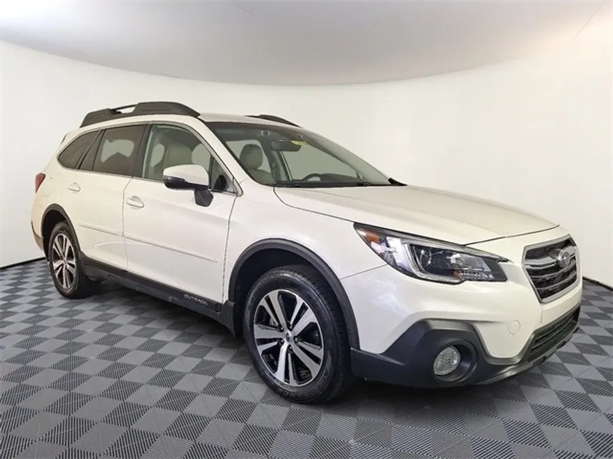 2019 Subaru Outback 2.5i Limited photo 1