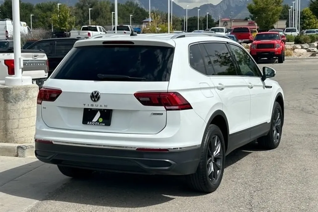 2024 Volkswagen Tiguan SE Wolfsburg Edition photo 1