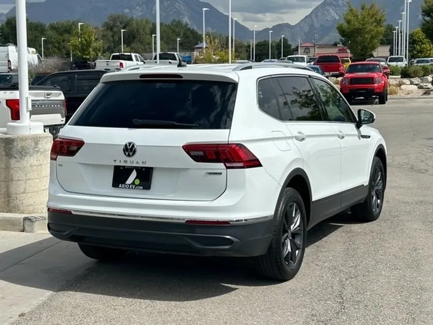 2024 Volkswagen Tiguan SE Wolfsburg Edition photo 1