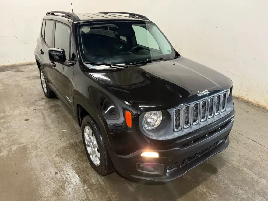 2015 Jeep Renegade Latitude Sport photo 1