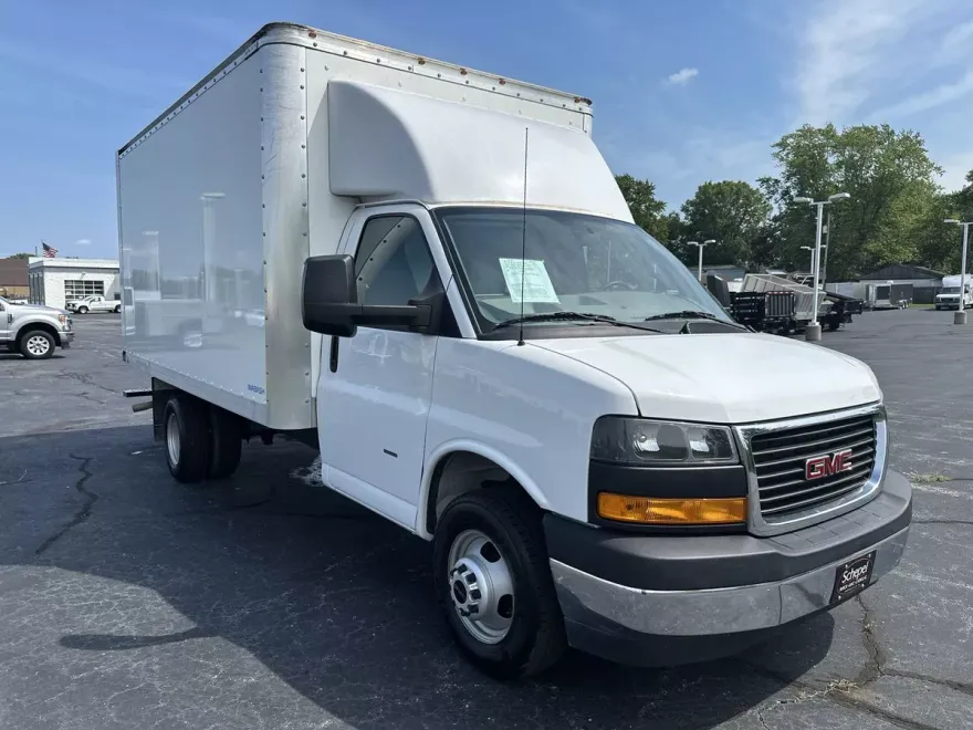 2023 Gmc Savana Cutaway 3500 photo 1