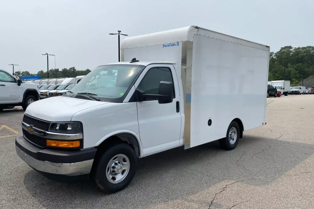 2025 Chevrolet Express Cutaway Van photo 1