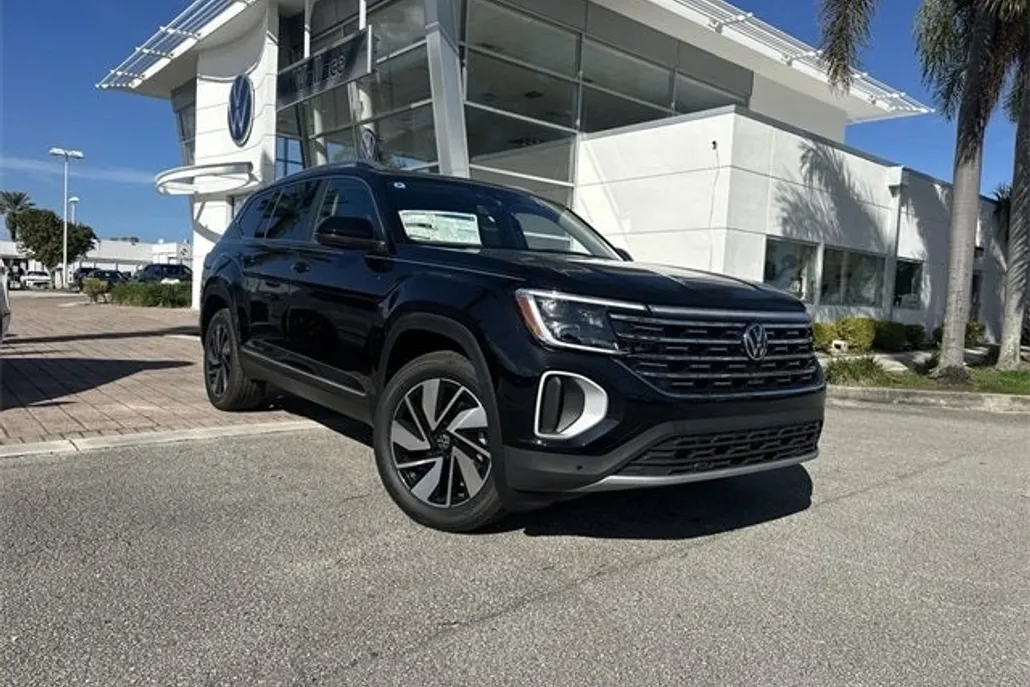 2025 Volkswagen Atlas SEL photo 1