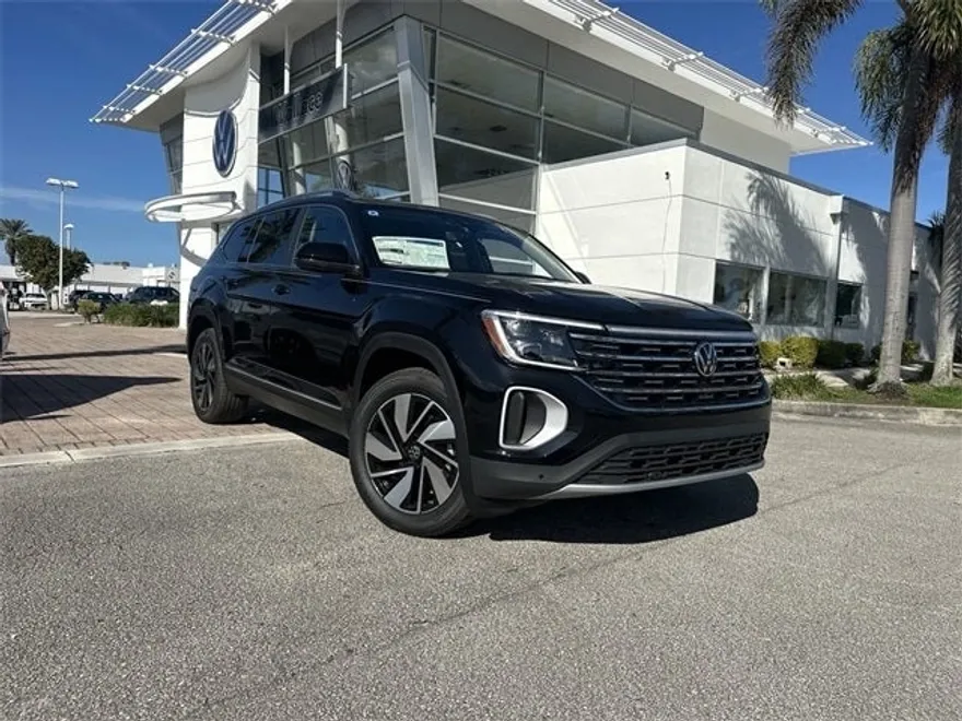 2025 Volkswagen Atlas SEL photo 1