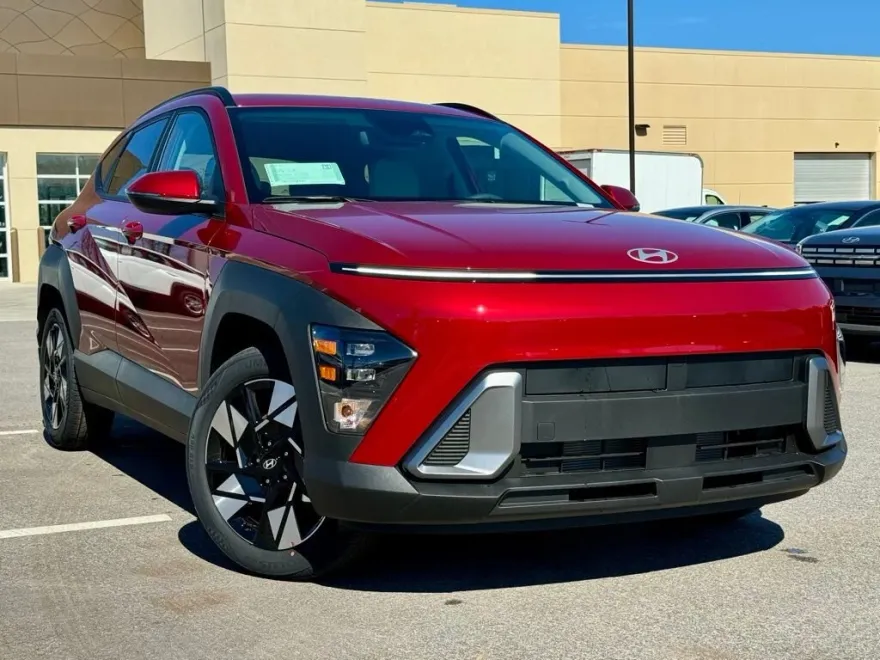2025 Hyundai Kona SEL photo 1