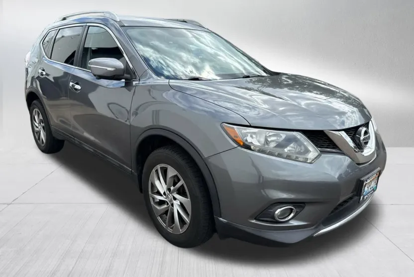2015 Nissan Rogue SL photo 1