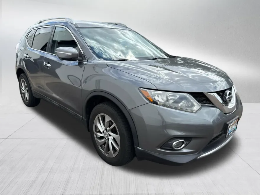 2015 Nissan Rogue SL photo 1