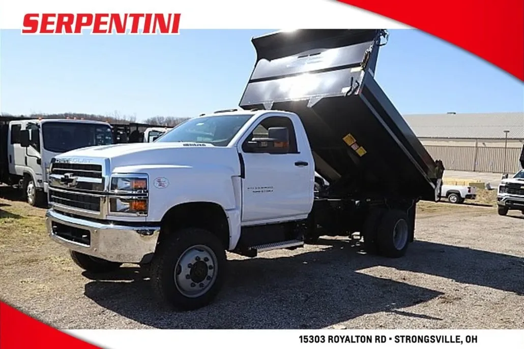 2024 Chevrolet Silverado 5500HD Work Truck photo 1