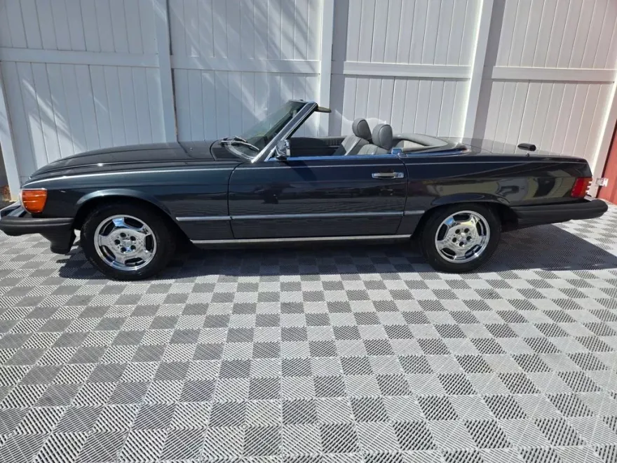 1987 Mercedes Benz 560 photo 1