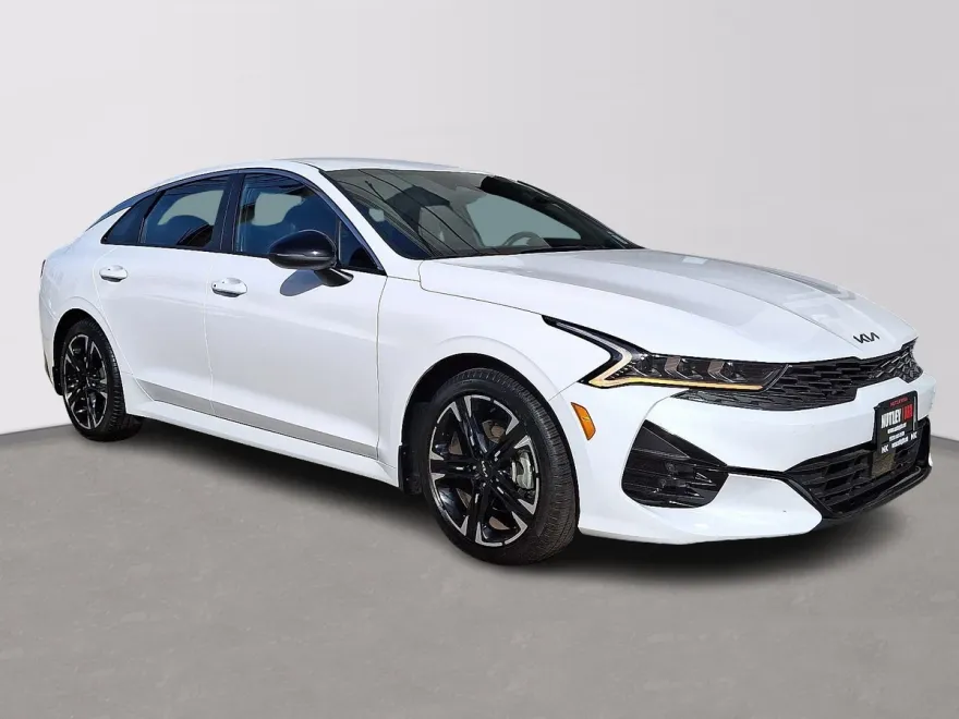 2023 Kia K5 GT-Line photo 1