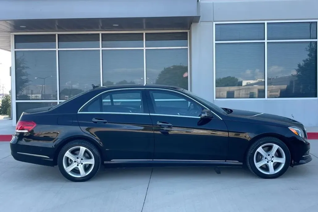 2014 Mercedes Benz E 350 Sedan photo 1