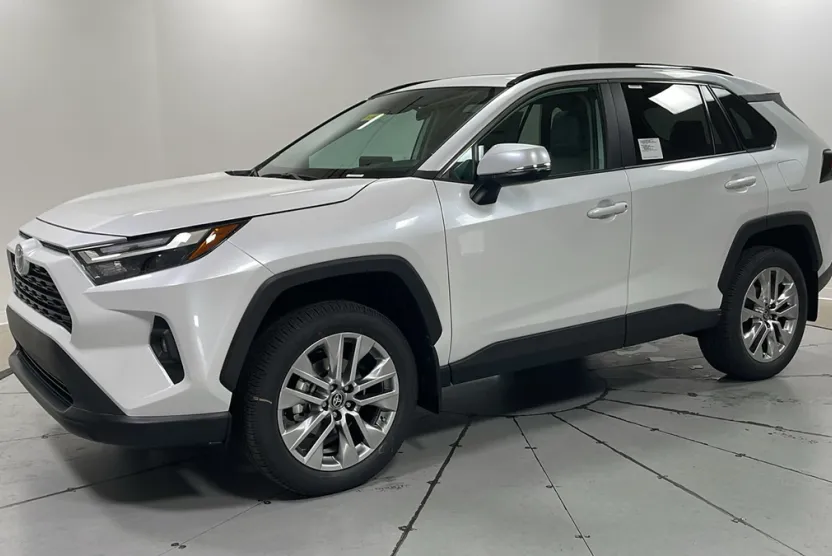 2025 Toyota RAV4 XLE Premium photo 1