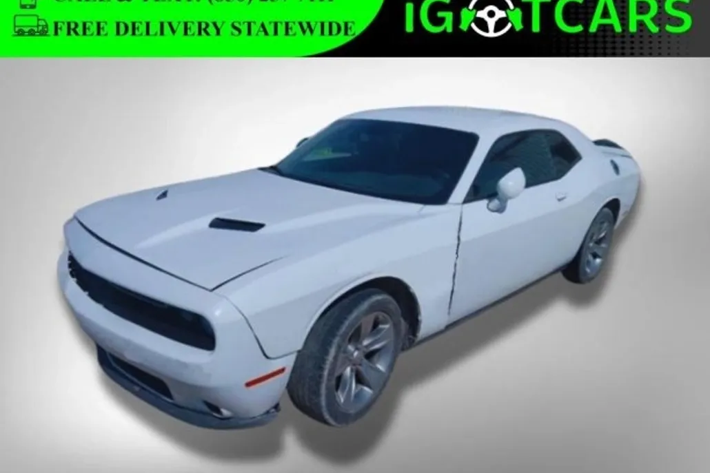 2018 Dodge Challenger SXT photo 1
