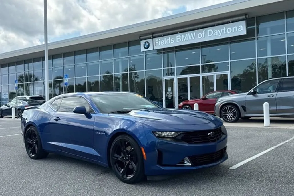 2021 Chevrolet Camaro 1LT photo 1