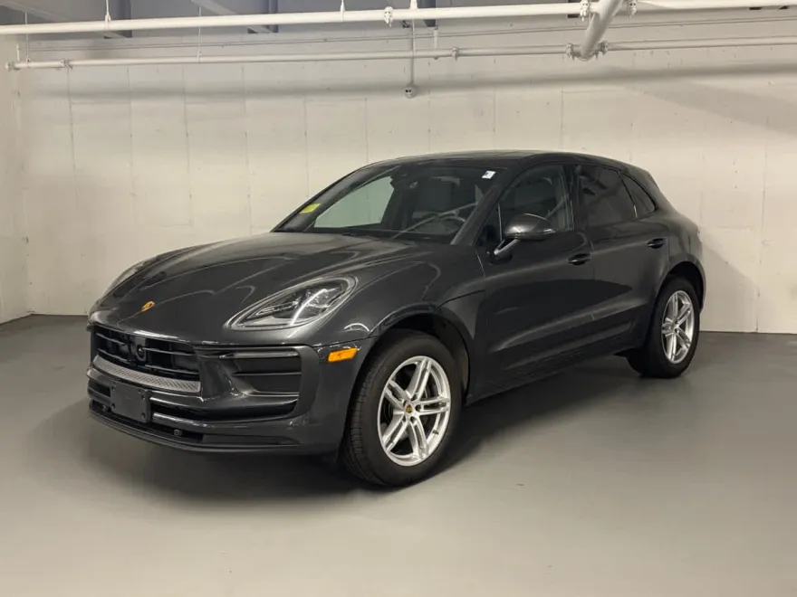 2025 Porsche Macan T photo 1