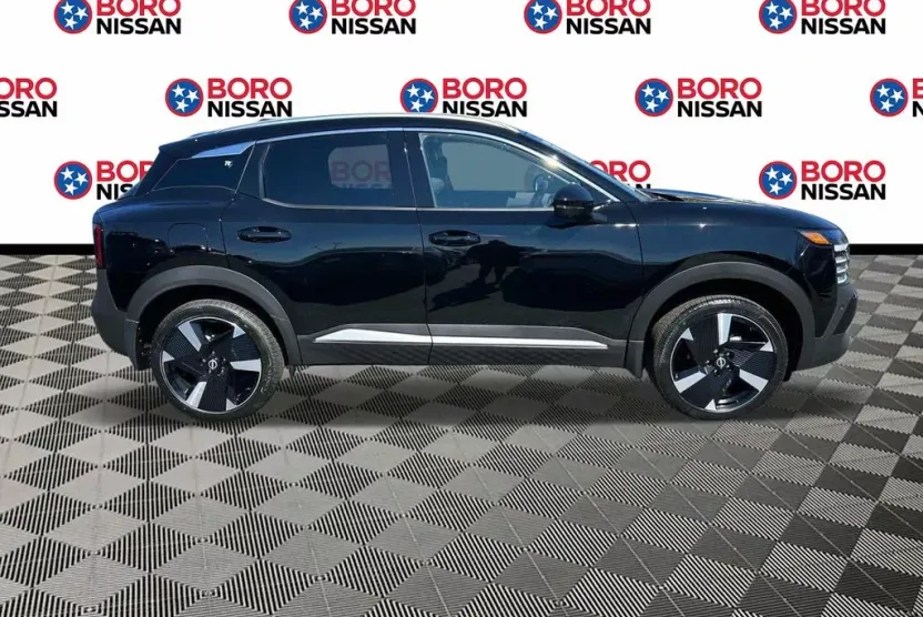 2025 Nissan Kicks SR photo 1