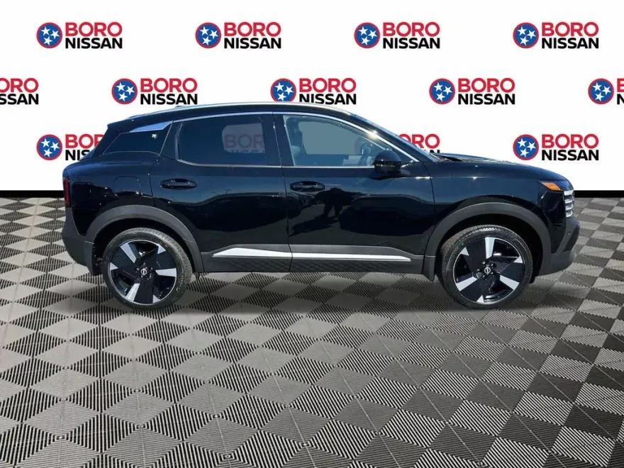 2025 Nissan Kicks SR photo 1