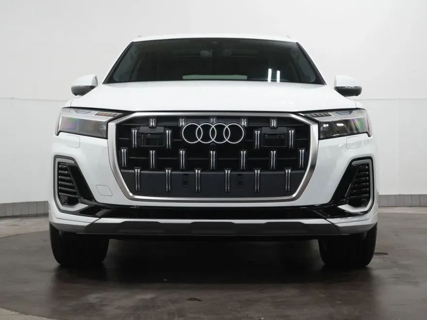 2025 Audi Q7 55 Premium photo 1