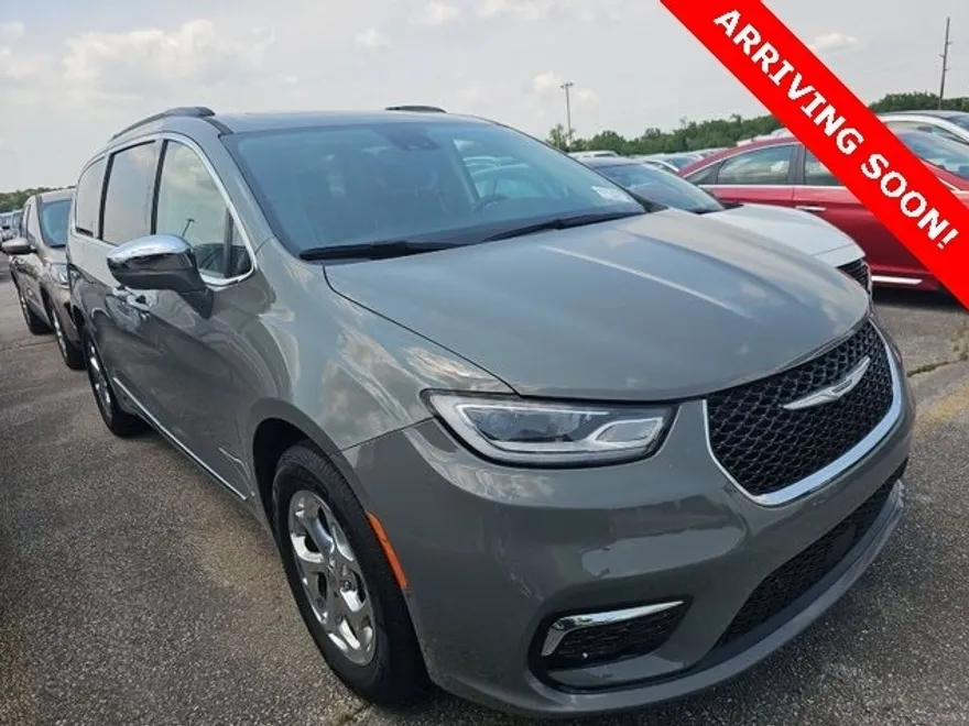 2022 Chrysler Pacifica Limited photo 1