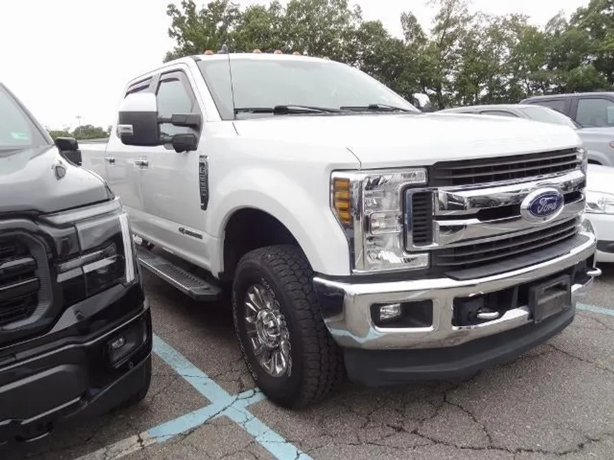 2019 Ford F-250 XLT photo 1