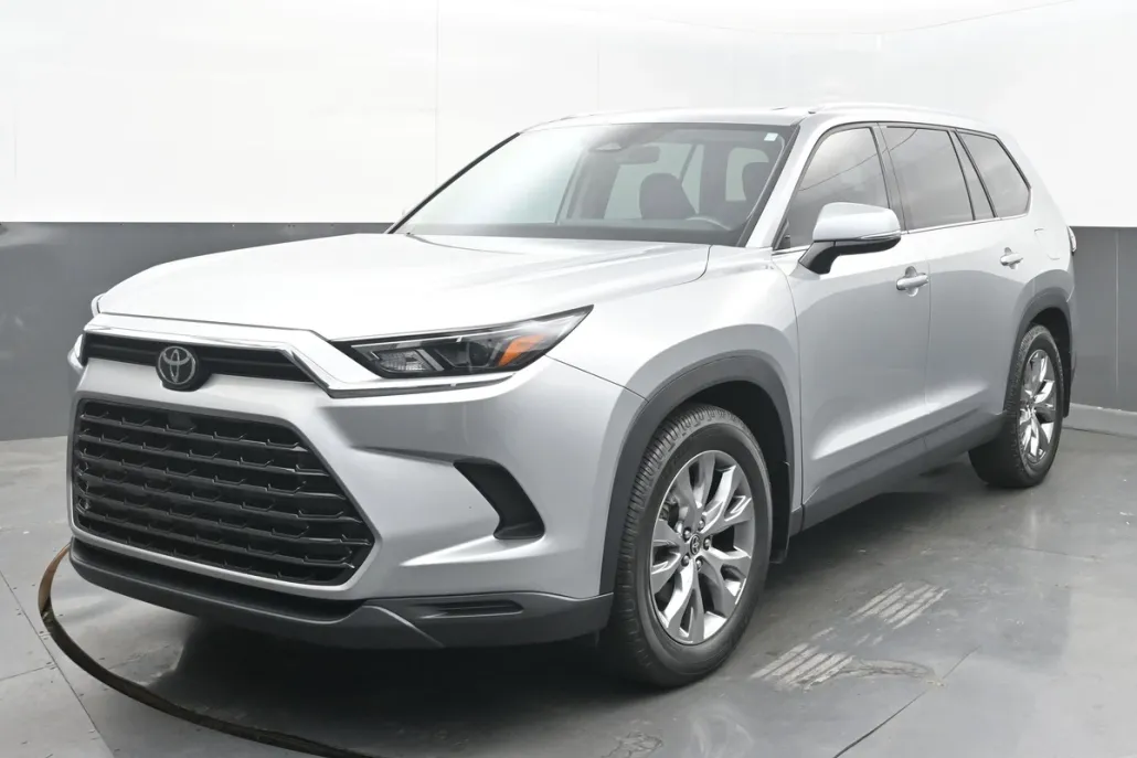 2024 Toyota Grand Highlander Hybrid XLE photo 1