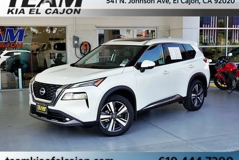 2022 Nissan Rogue SL photo 1
