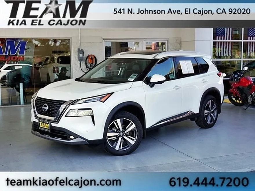 2022 Nissan Rogue SL photo 1