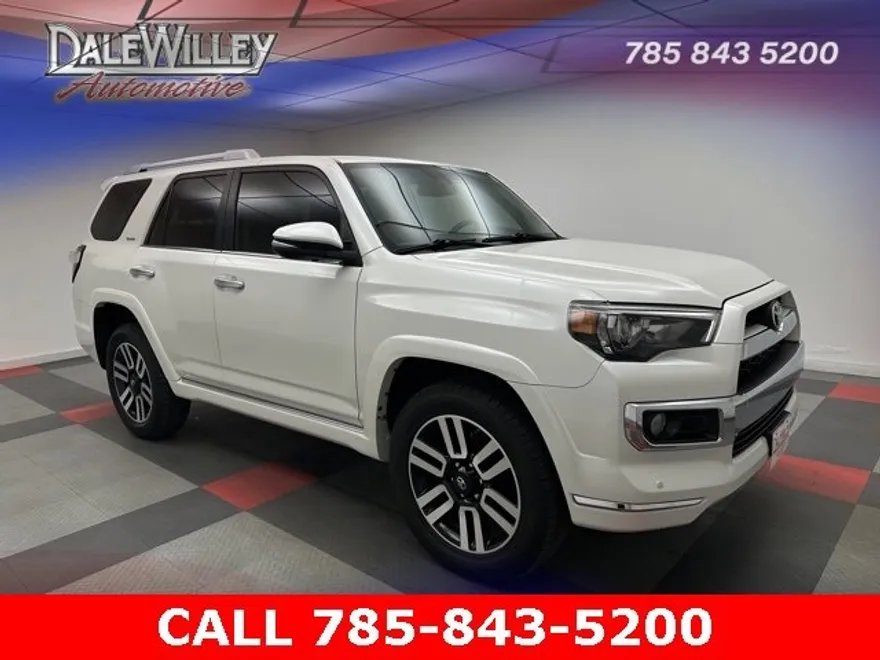2018 Toyota 4Runner SR5 photo 1