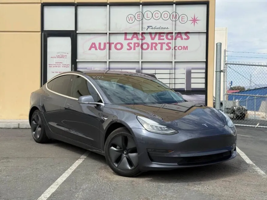 2018 Tesla Model 3 Mid Range photo 1