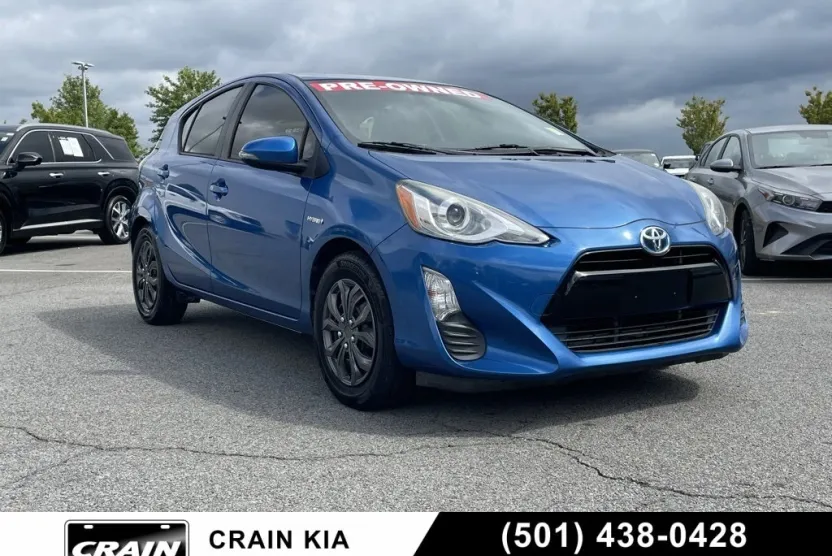 2016 Toyota Prius C Four photo 1