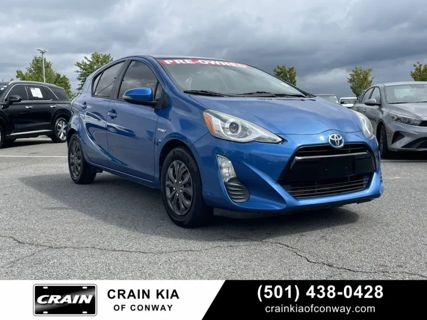 2016 Toyota Prius C Four photo 1