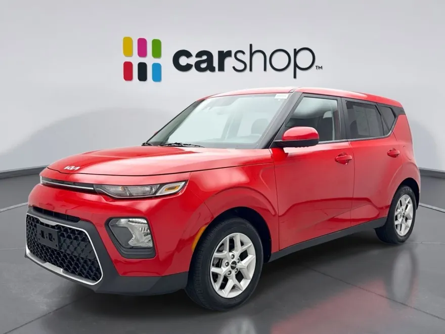 2022 Kia Soul LX photo 1