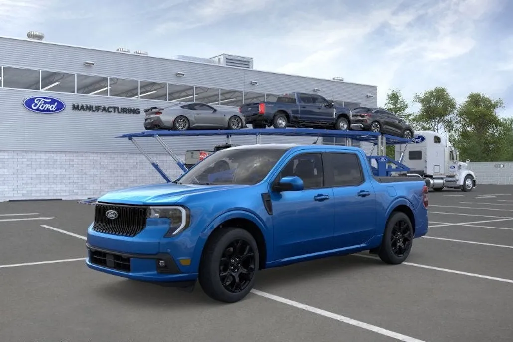 2025 Ford Maverick photo 1