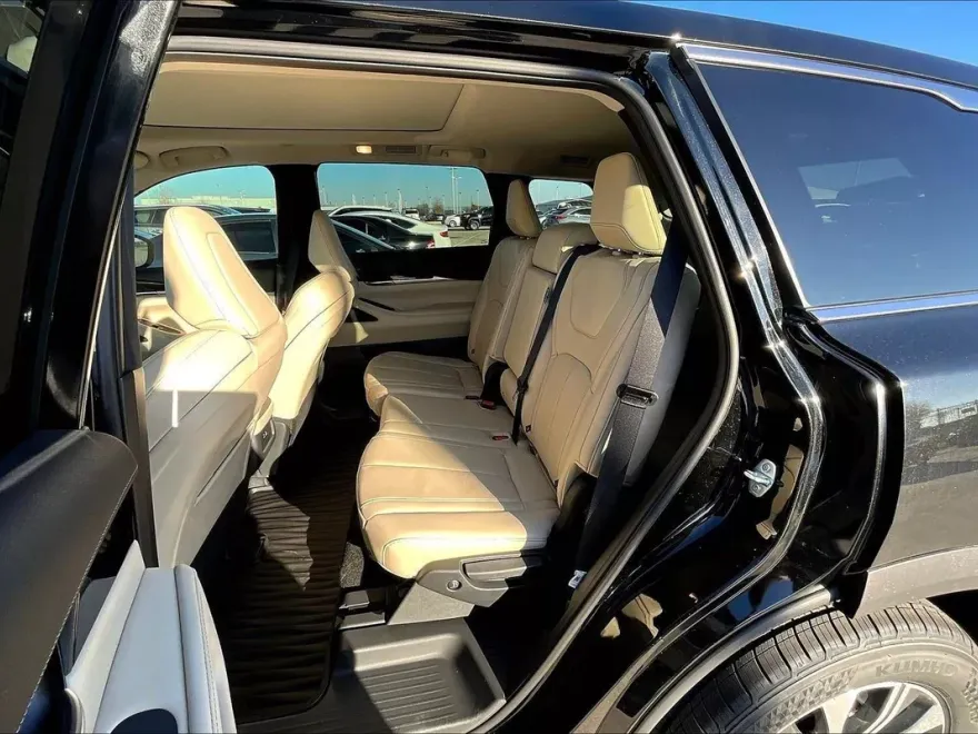 2025 Infiniti QX60 Pure photo 10