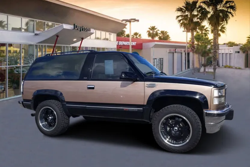 1994 Gmc Yukon SL photo 1