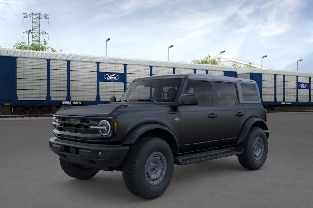 2025 Ford Bronco Outer Banks photo 1