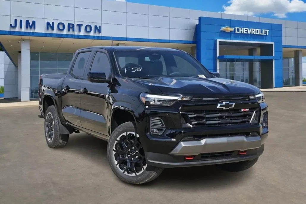 2026 Chevrolet Colorado Z71 photo 1