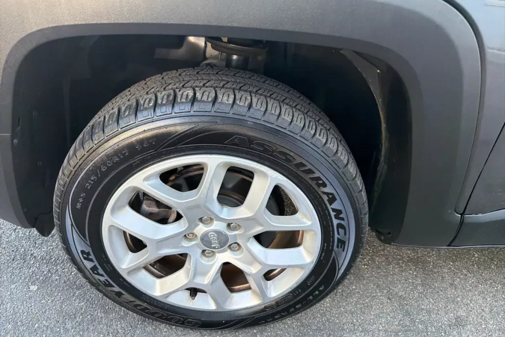 2017 Jeep Renegade Latitude North Edition photo 1