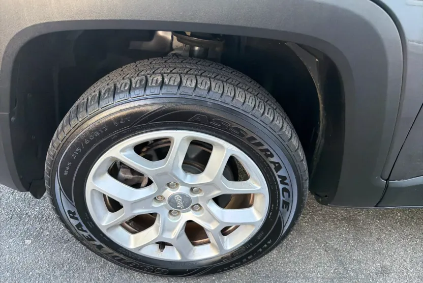 2017 Jeep Renegade Latitude North Edition photo 1