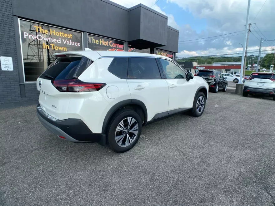 2021 Nissan Rogue SV photo 1