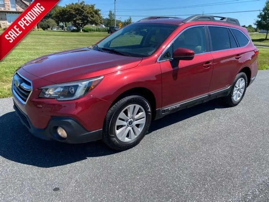 2019 Subaru Outback 2.5i Premium photo 1