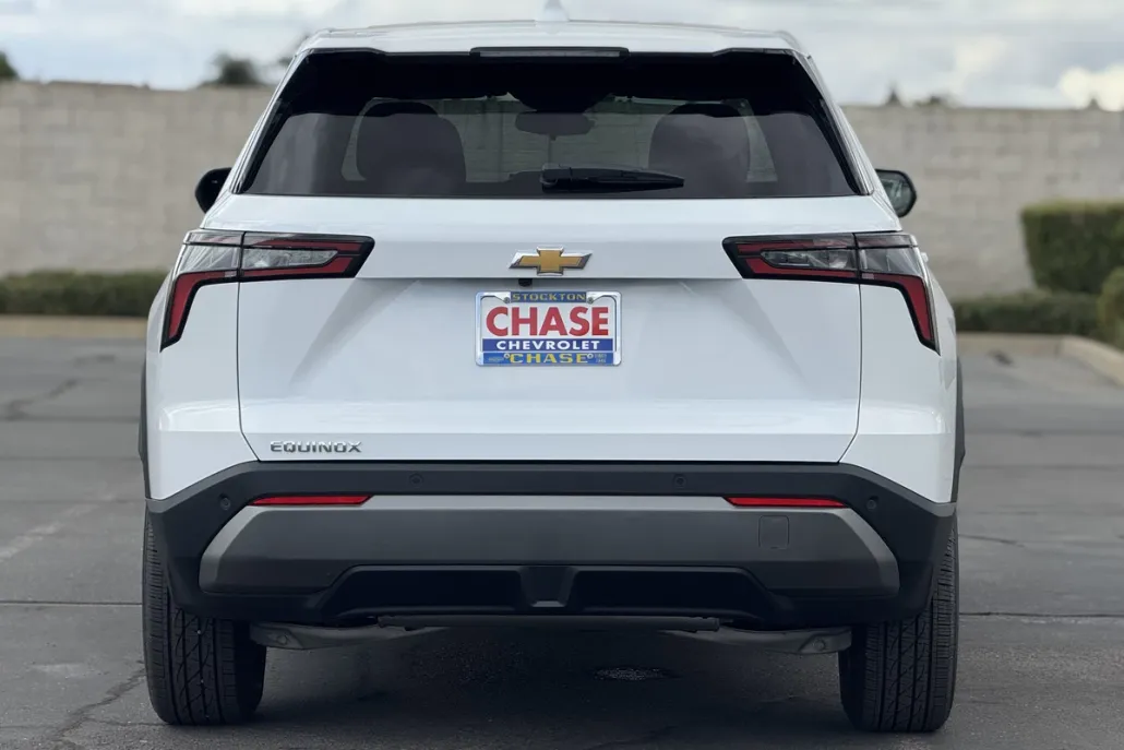 2026 Chevrolet Equinox LT photo 1